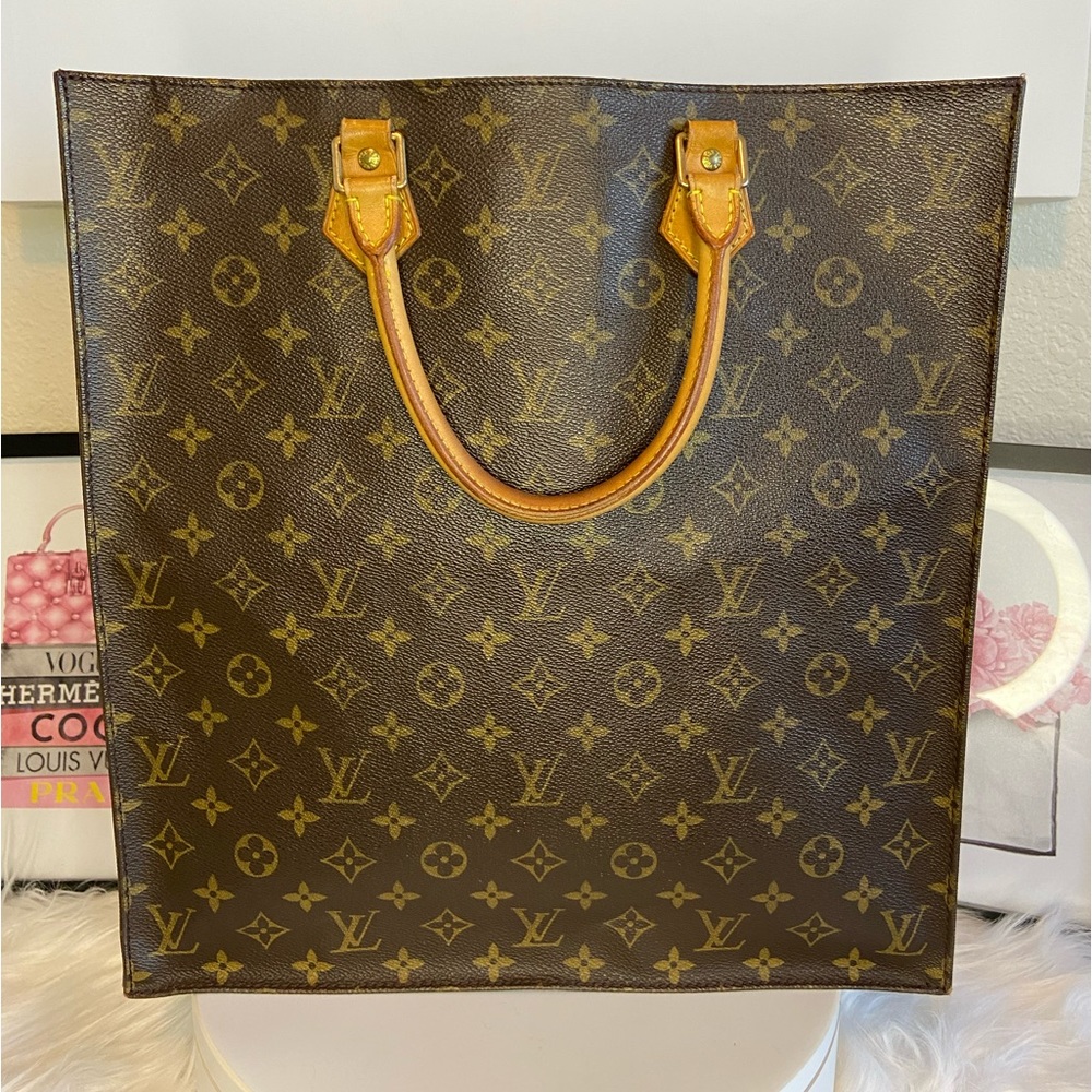 Louis Vuitton Sac Plat Monogram Tote w/COA, Dust Bag